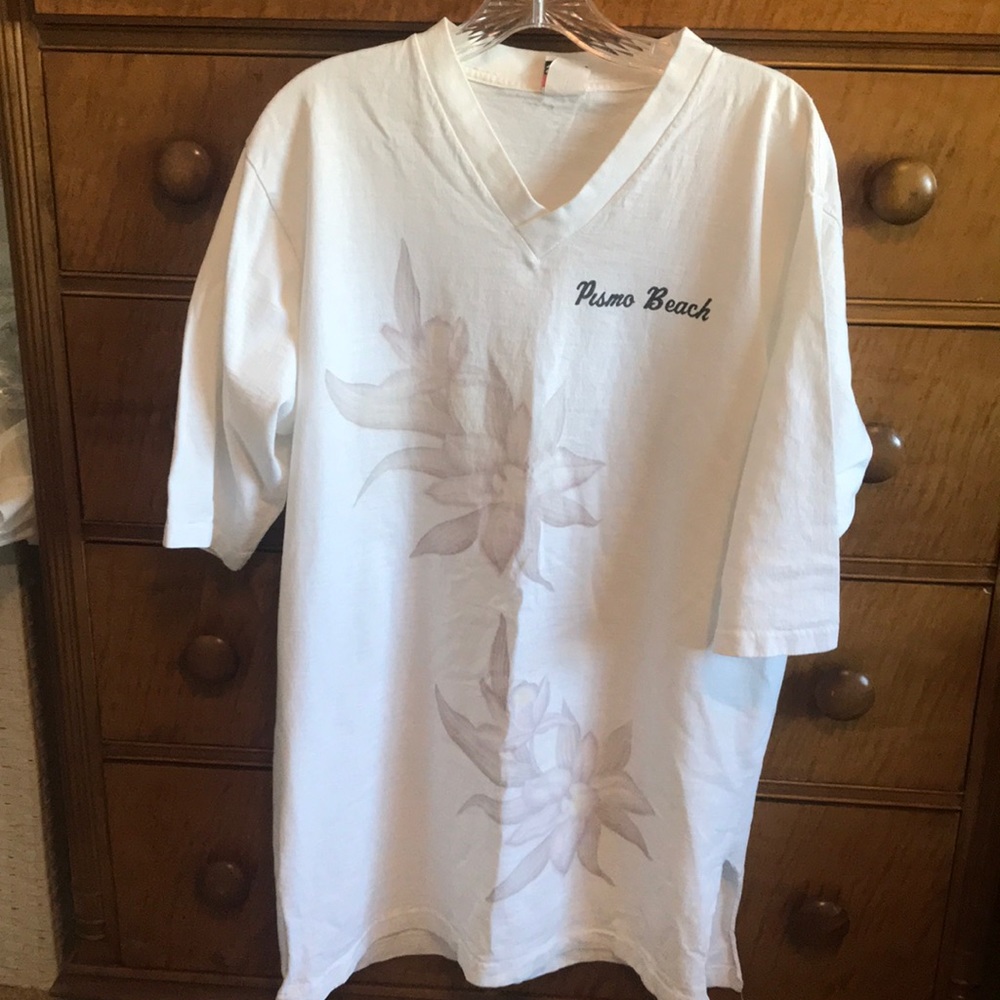 Signal Pismo Beach cover up with 3/4 sleeves and lavender flowers